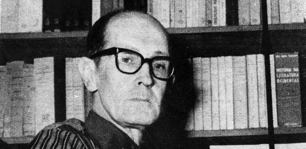 O poeta Carlos Drummond de Andrade 