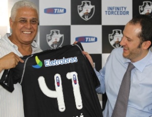 Roberto Dinamite apresenta camisa do Vasco com novo patrocinador, que investirá em São Januário