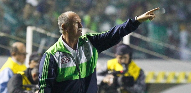 Luiz Felipe Scolari orienta os jogadores do Palmeiras durante a final da Copa do Brasil