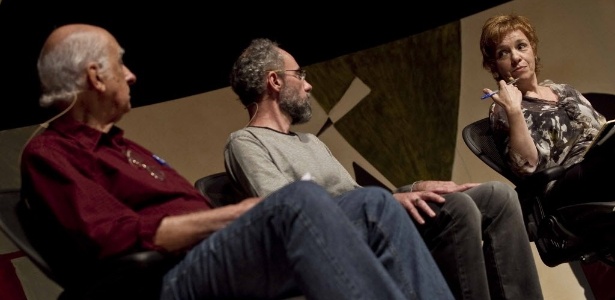Da esquerda para a direita, Zuenir Ventura, Joao Anzanello e Dulce Maria Cardoso no quarto dia Flip em Paraty, no Rio de Janeiro (7/7/2012)