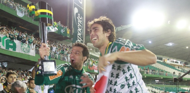 Valdivia comemora a conquista da Copa do Brasil pelo Palmeiras
