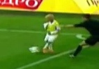 Blog: Gandula mirim se apressa, invade campo para repor a bola e 