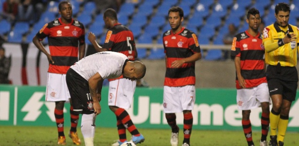 Atacante já havia desfalcado o Corinthians contra o Bahia em razão das dores no local