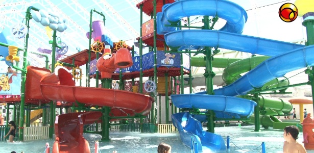 O parque aqu�tico do Casc�o, inaugurado em julho, tem op��es tranquilas ou radicais, pra todos os gostos
