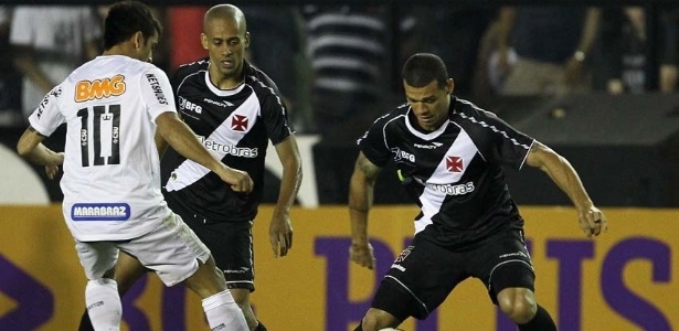 Nilton em ação em uma das partidas do Vasco no Brasileirão 2012: briga pela ponta