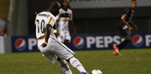 Seedorf acumula duas derrotas pelo Botafogo: fama de 'pé quente' ficou para trás