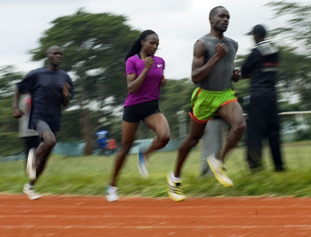 Campeã mundial indoor da prova dos 3000m, Helen Obiri treina com homens no Quênia Campeã mundial indoor da prova dos 3000m, Helen Obiri treina com homens no Quênia