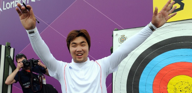 Sul-coreano Im Dong Hyun comemora recorde mundial no tiro com arco