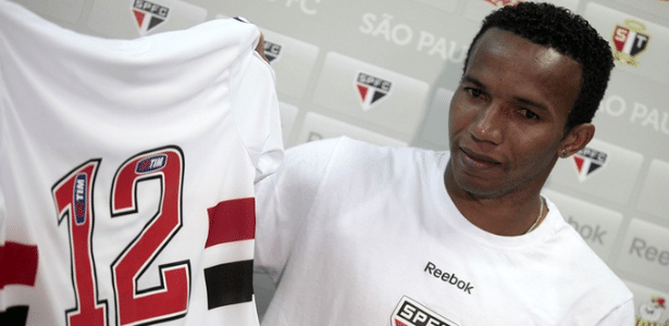 Paulo Assunção, volante do São Paulo, usará a camisa 12, que era de Fernandinho