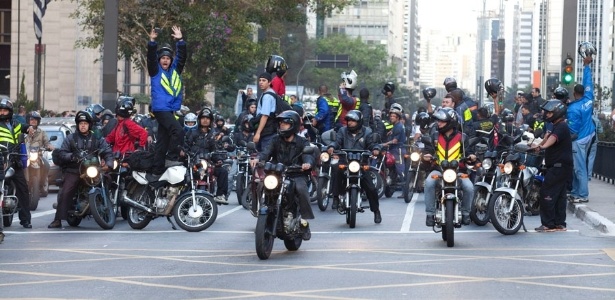 Trânsito brasileiro sofre com política de segurança incoerente e dados suspeitos 2ago2012 motoboys fazem protesto em sao paulo 1343945474291 615x300 Trânsito brasileiro sofre com política de segurança incoerente e dados suspeitos