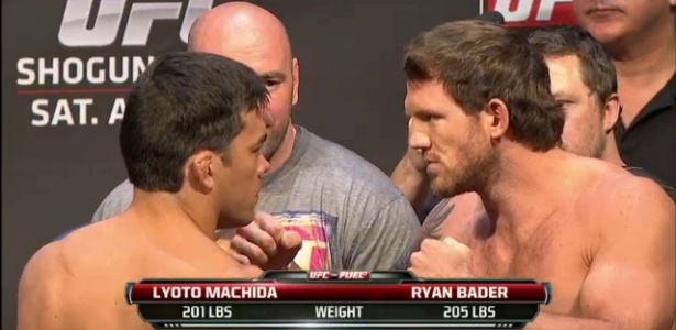 Lyoto Machida e Ryan Bader dão a 'encarada' na pesagem do UFC on FOX 4