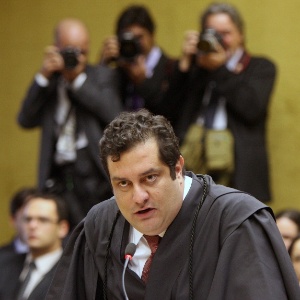 O advogado Luiz Fernando Pacheco, que defende José Genoino, em foto de 2012