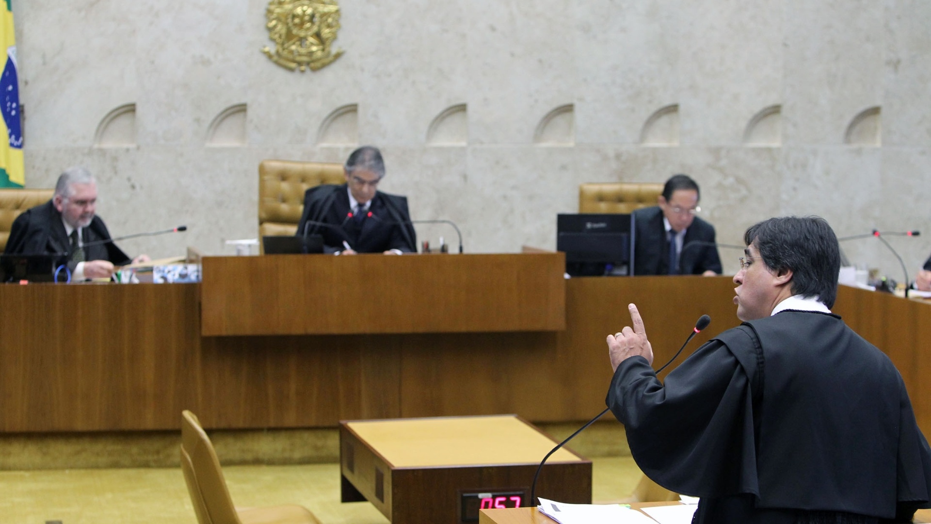 Goran Hadzic é acusado da morte de centenas e deportação de milhares de croatas e outros não sérvios