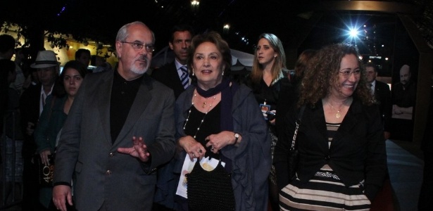A homenageada do Festival Eva Wilma chega no tapete vermelho do Festival de Cinema de Gramado (10/8/12)