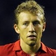 Volante brasileiro Lucas Leiva renova contrato com Liverpool