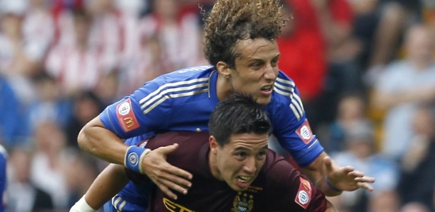 David Luiz entrou na mira do Manchester City, mas o Chelsea não pretende liberá-lo