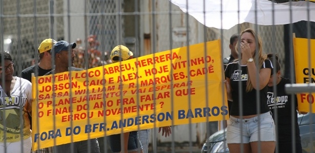 Torcida do Botafogo protestou contra a diretoria neste sábado no Engenhão