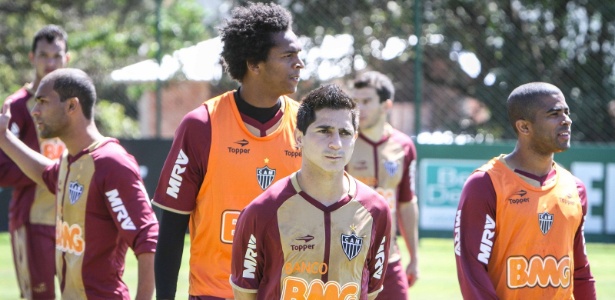 Júnior César quer estrear no clássico mineiro com vitória para "coroar" 1º turno atleticano