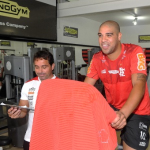 Adriano não se atrasou e fez um trabalho individual no centro de treinamento do Flamengo nesta tarde