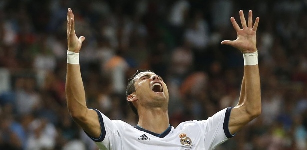 Fim de jogo no Santiago Bérnabéu e Cristiano Ronaldo comemora o título da Supercopa 