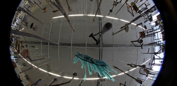 Obra do artista brasileiro Arthur Bispo do Rosario, na 30ª Bienal de Arte, no Pavilhão da Bienal, em São Paulo 