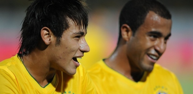 Neymar e Lucas balançaram as redes da China no amistoso disputado em Recife