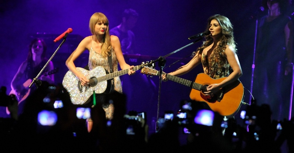 taylor-swift-canta-com-paula-fernandes-e