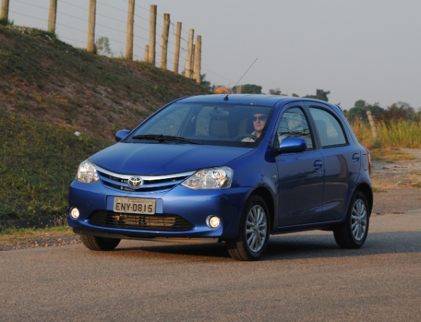 Murilo Góes/UOL Toyota Etios XS, avaliado, é versão completa do hatch com motor 1.3. Acima, só o 1.5 XLS (foto)