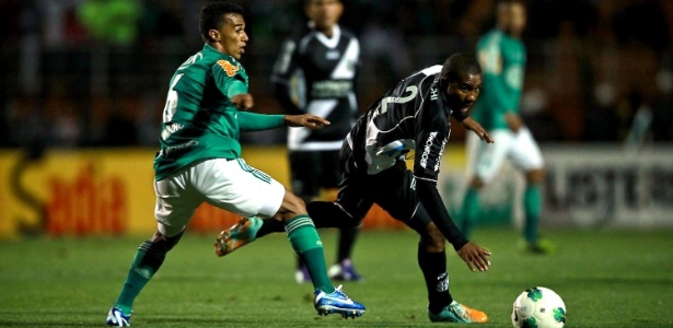 Juninho perdeu a vaga de titular no Palmeiras para Marcelo Oliveira