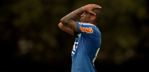 Wesley vive nesta sexta-feira seu último dia com a camisa do Palmeiras