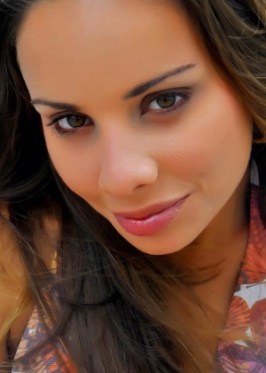 Angélica Goudinho/Arquivo Pessoal Ana Carolina Teixeira, 21, foi atropelada e morta quando saía do trabalho em Santos (SP)
