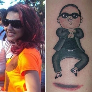 A tatuagem à direita, do cantor Psy, foi tatuada na panturrilha de Lettícia Maggioni (foto)