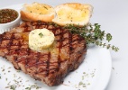 Filé Mignon com Manteiga de Ervas