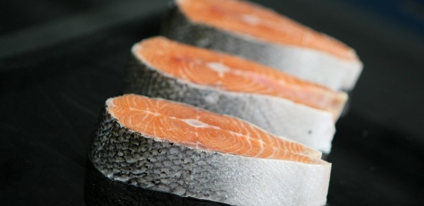 O consumo de peixes, como o salmão, ou frutos do mar com ômega 3 reduz a mortalidade