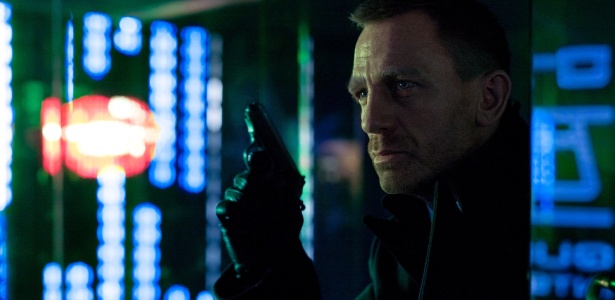 Daniel Craig em cena de Em 007 - Operação Skyfall