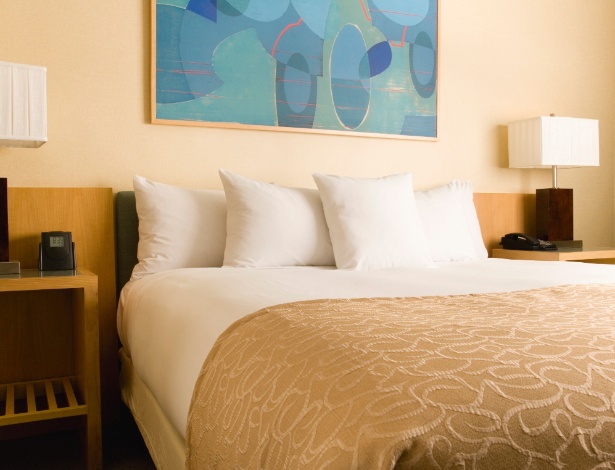 Para deixar a cama arrumada, com cara de quarto de hotel, basta seguir Arrumacao De Quarto De Casal Simples ~ Para deixar a cama arrumada, com cara de quarto de hotel, basta seguir