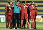 Jogadores do Guará cumprem promessa em Aparecida após permanência na Série B