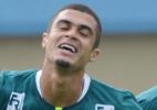 Goiás vence Barueri, garante vaga na Série A e faz a festa da torcida no Serra Dourada