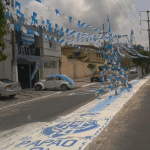 Rua de Belém amanhece pintada nas cores do Paysandu no dia do acesso à Série B