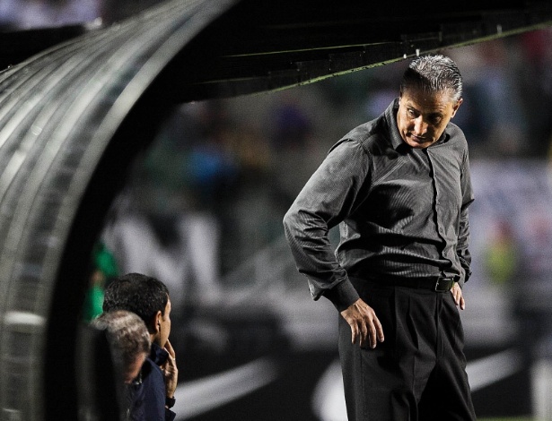 Técnico Tite, do Corinthians, não fala sobre a seleção brasileira