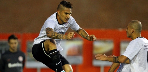Jefferson Bernardes/UOL Peruano Guerrero sofreu a lesão na partida contra o São Paulo no Pacaembu