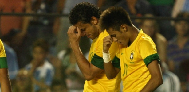 Mowa Press Fred comemora com Neymar seu gol marcado no Superclássico, contra a Argentina