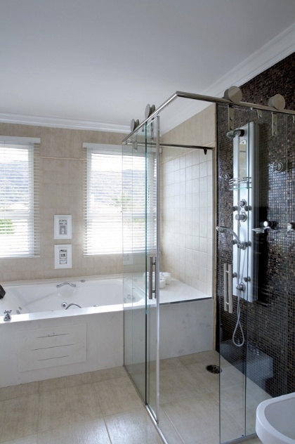 Truques e dicas de decoração ajudam a ampliar as dimensões do seu banheiro -> Banheiro Planejado Com Pastilha Truques e dicas de decoração ajudam a ampliar as dimensões do seu banheiro -> Banheiro Planejado Com Pastilha