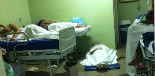 Médico de hospital de Natal postou no Twitter foto de paciente deitada no chão