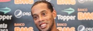 Futebol nacional: Ronaldinho nega proposta do Fluminense, e Assis desconversa: isso não importa mais