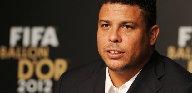 Ronaldo fala durante anúncio dos finalistas da Bola de Ouro da Fifa