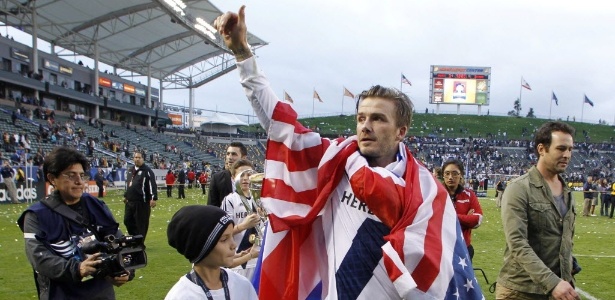 Beckham se despede da torcida do Los Angeles Galaxy, campeão da MLS neste sábado