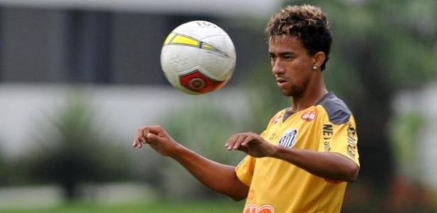 Atacante Tiago Alves, emprestado pelo Santos ao América-MG, quer deixar de ser promessa