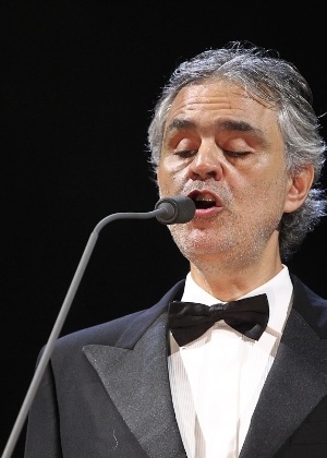 Andrea Bocelli durante apresentação única no Jockey Club de São Paulo, nessa quinta-feira (13)