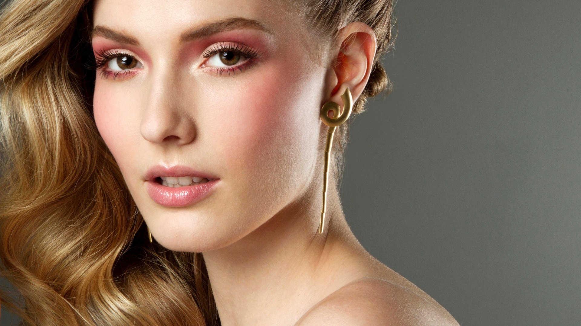 editorial-de-fim-de-ano-maquiagem-e-joias---look-1---amanda-boeno-way-1355429536943_1920x1080.jpg